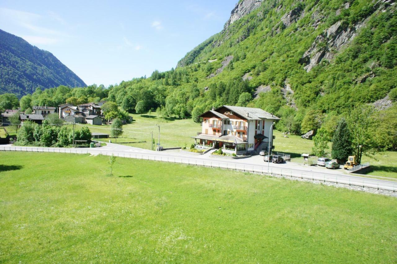 Hotel Ristorante Sasso Remenno Val Masino Eksteriør billede